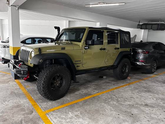 JEEP WRANGLER 3.6 UNLIMITED SPORT 4X4 V6 GASOLINA 4P AUTOMÁTICO